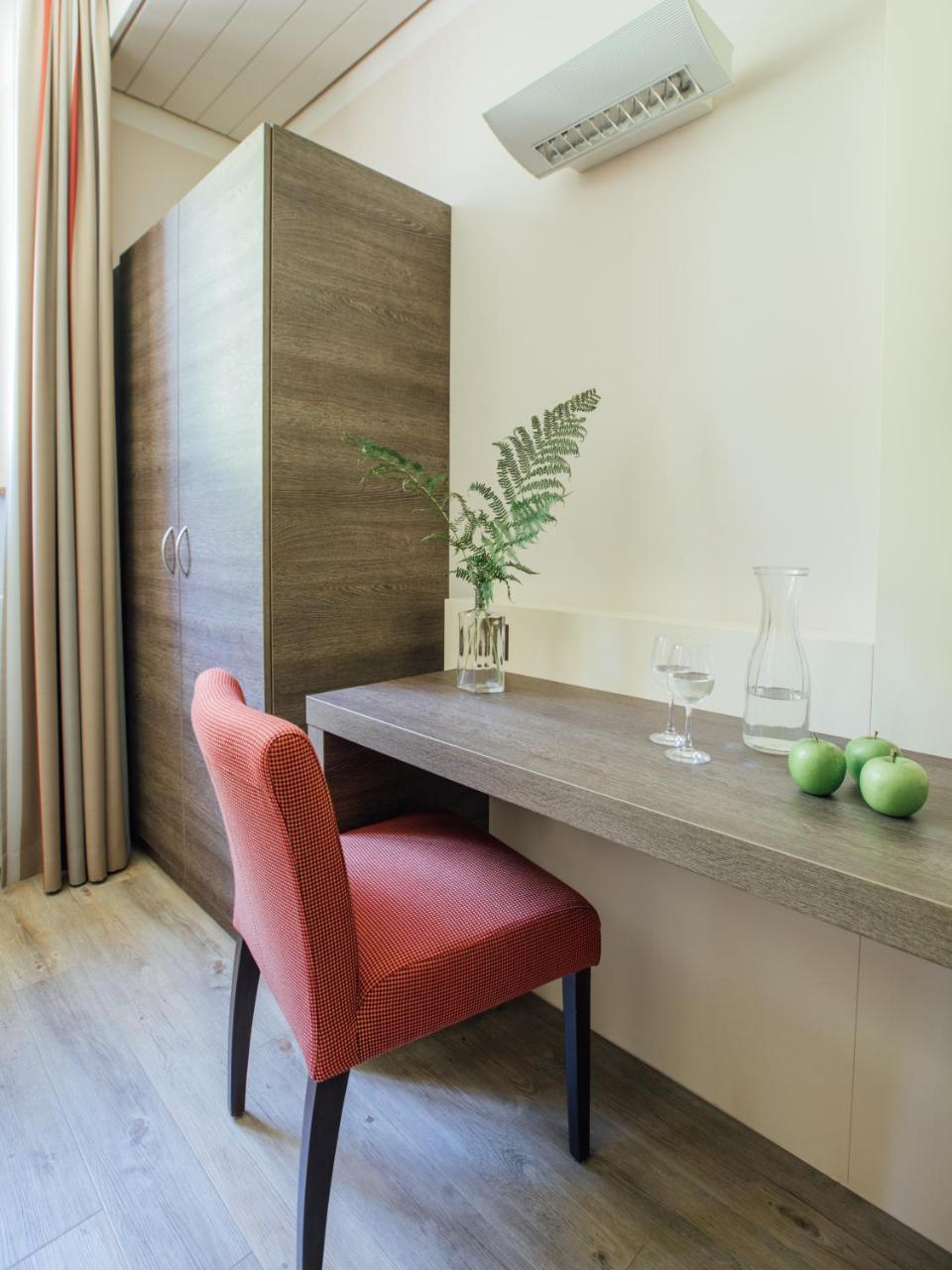 Budget Rooms Gstaad Schonried Bagian luar foto